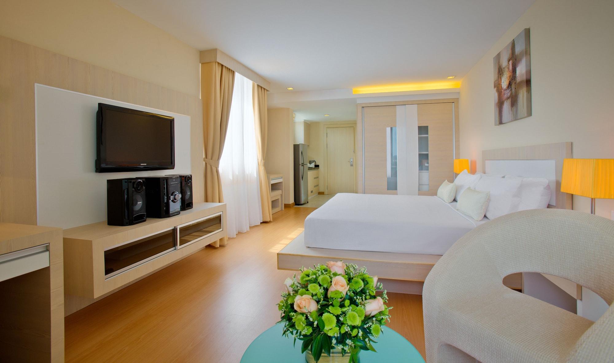 Jinhold Apartment Hotel Bintulu Exterior photo